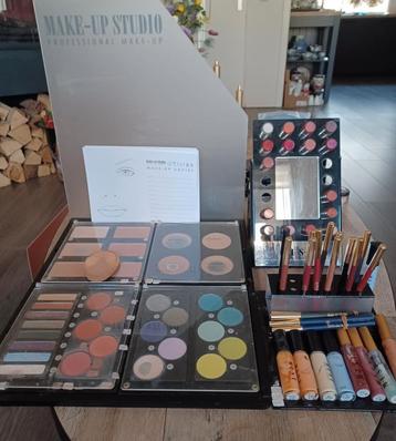 Make up studio make up voor visagisten beschikbaar voor biedingen
