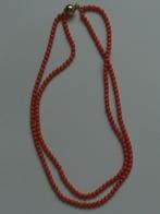 Dubbele antieke bloedkoraal ketting + 14 kt. gouden bolslot, Verzenden, Goud, Ketting, Met edelsteen