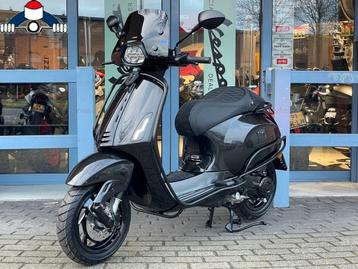 Nieuwe Custom Vespa Sprint Graphite Grey 45km Akrapovic 0 K beschikbaar voor biedingen