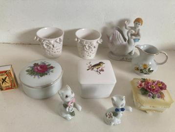 kitsch wattenschaaltjes beeldjes potjes vaasje kattenbeeldje beschikbaar voor biedingen