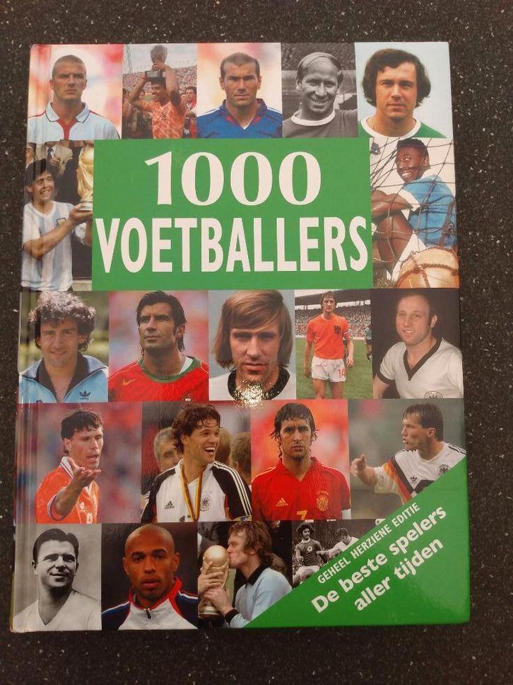 Schitterend boek over 1000 wereldvoetballers, Boeken, Sportboeken, Zo goed als nieuw, Balsport, Ophalen of Verzenden
