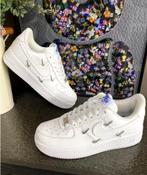 Nike Air Force 1 07 LX "Chrome Luxe" quad hooked effen kleur, Zwart, Nike, Nieuw, Ophalen of Verzenden
