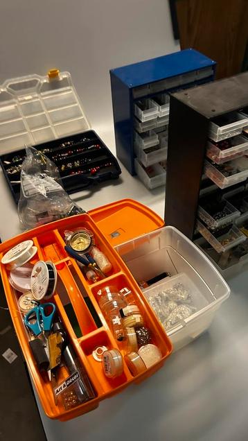 Sieraden en kralen voor hobby beschikbaar voor biedingen