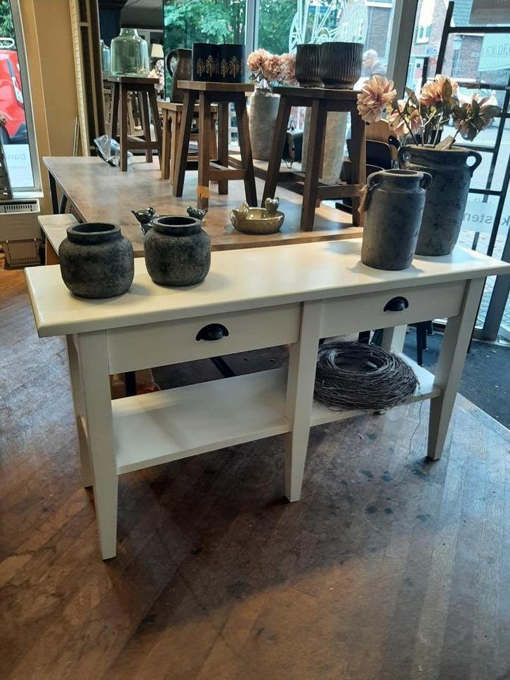 Landelijke witte sidetable lades onderplateau 140 cm, Huis en Inrichting, Tafels | Sidetables, Zo goed als nieuw, 25 tot 50 cm