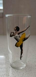 Glas met ballerina, Ophalen