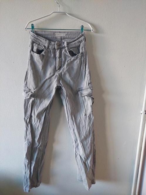 🔥 Stijl & Comfort in één – Grijze Cargo Broek (M) 🔥, Kleding | Heren, Spijkerbroeken en Jeans, Zo goed als nieuw, Overige jeansmaten