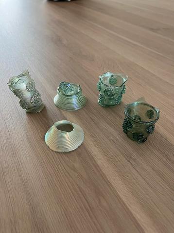 17de eeuwse Roemer glasfragmenten beschikbaar voor biedingen