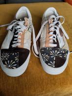 Vans Schoenen, Beige, Ophalen of Verzenden, Sneakers of Gympen, Gedragen