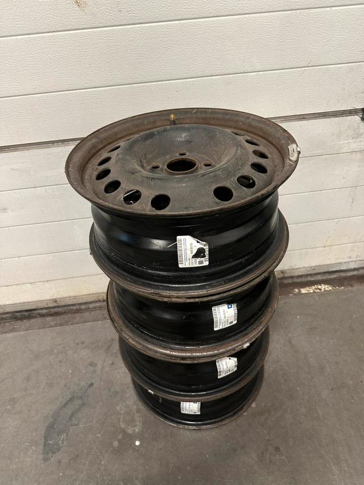 Opel Astra G 2003 Velgen - 15 inch 4x100, Auto-onderdelen, Banden en Velgen, Velg(en), Zomerbanden, 15 inch, 185 mm, Personenwagen