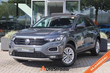 Volkswagen T-Roc 1.0 Style TSI 115pk | Virtual | Pano | Sens beschikbaar voor biedingen