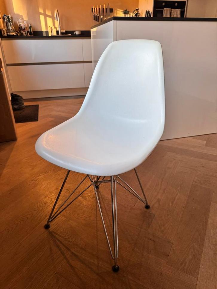 Witte Kuipstoel - Design Klassieker - 4 stuks, Huis en Inrichting, Stoelen, Gebruikt, Vier, Kunststof, Wit, Ophalen of Verzenden