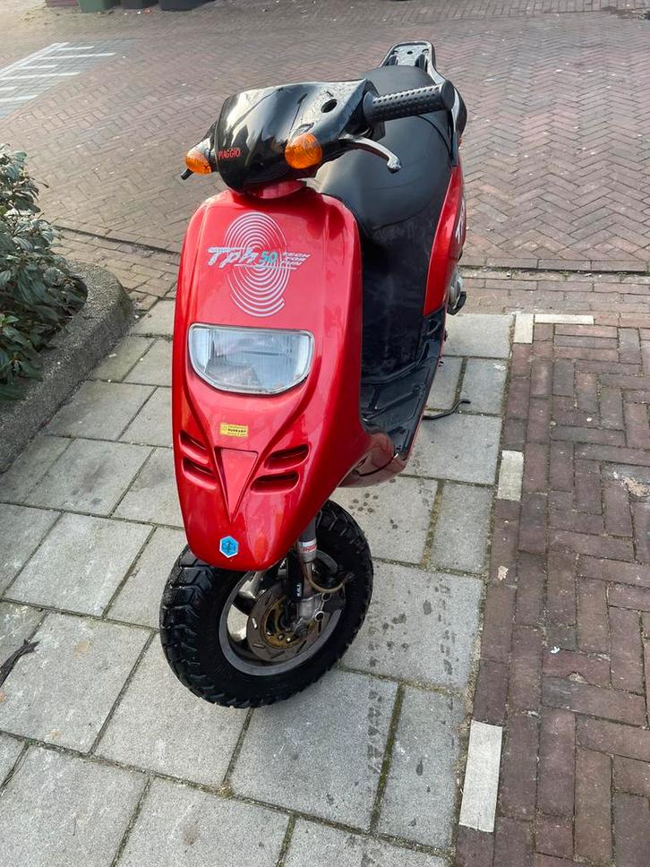 Piaggio typhoon, Fietsen en Brommers, Scooters | Piaggio, Zo goed als nieuw, Overige modellen, Benzine, Ophalen
