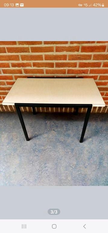 Salontafel uit de jaren 60 beschikbaar voor biedingen