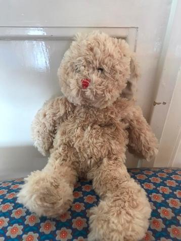 Knuffel haas beschikbaar voor biedingen