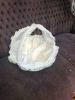 Decoratief Mandje met Kant bruidssmantje, Ophalen of Verzenden, Zo goed als nieuw