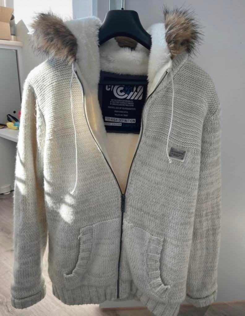 Dames gebreid vest met capuchon en teddy voering, Ophalen of Verzenden, Zo goed als nieuw, Maat 42/44 (L), Wit