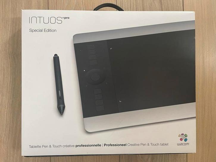 Wacom Intuos Pro Special Edition - Uitstekende staat, Computers en Software, Tekentablets, Zo goed als nieuw, Draadloos, Multi-touch