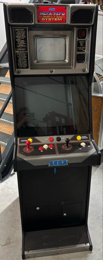 Sega Mega-Tech System Arcade Kast - incl. 35 spellen, Ophalen, Overige modellen, Met 2 controllers, Gebruikt