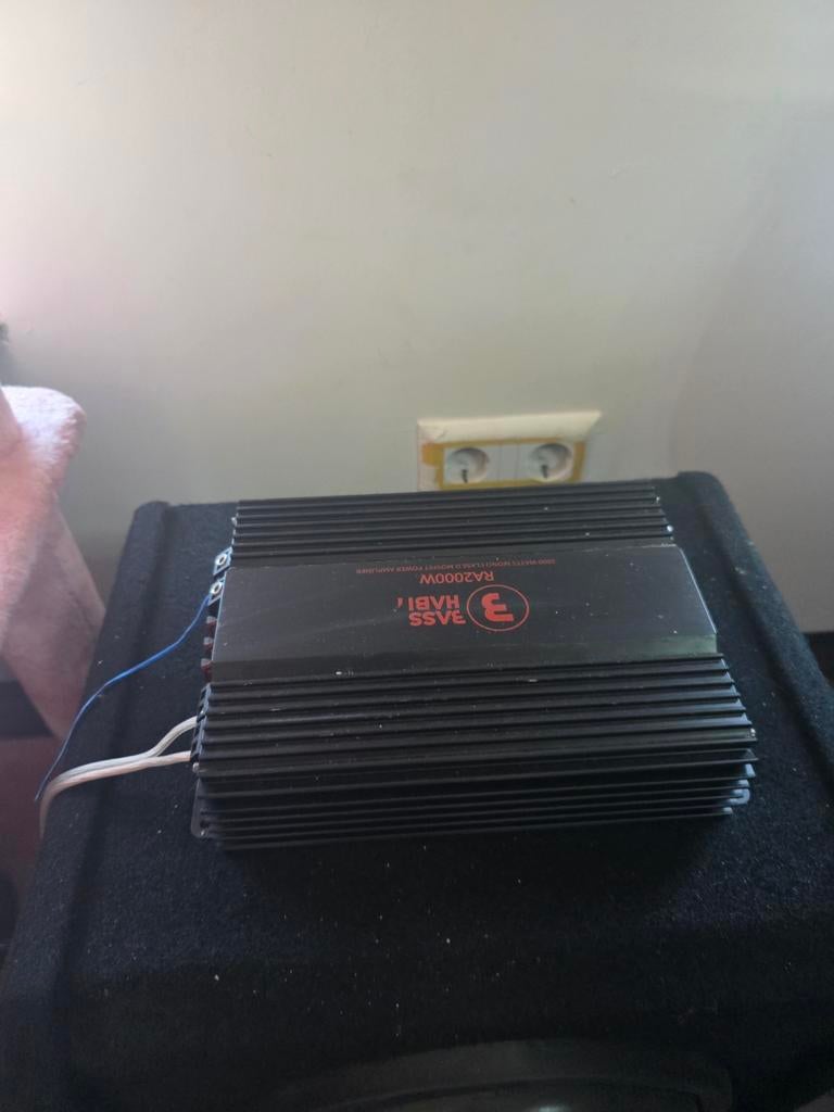 Subwoofer met versterker in goede staat, Ophalen of Verzenden, Gebruikt