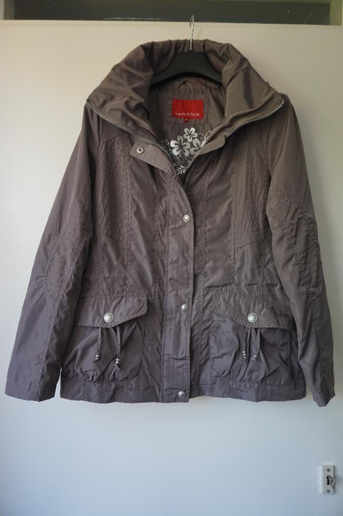 Laura di Sarpi jas / beige bruin taupe glans mt 40 zomerjas, Kleding | Dames, Maat 38/40 (M), Beige, Ophalen of Verzenden, Zo goed als nieuw