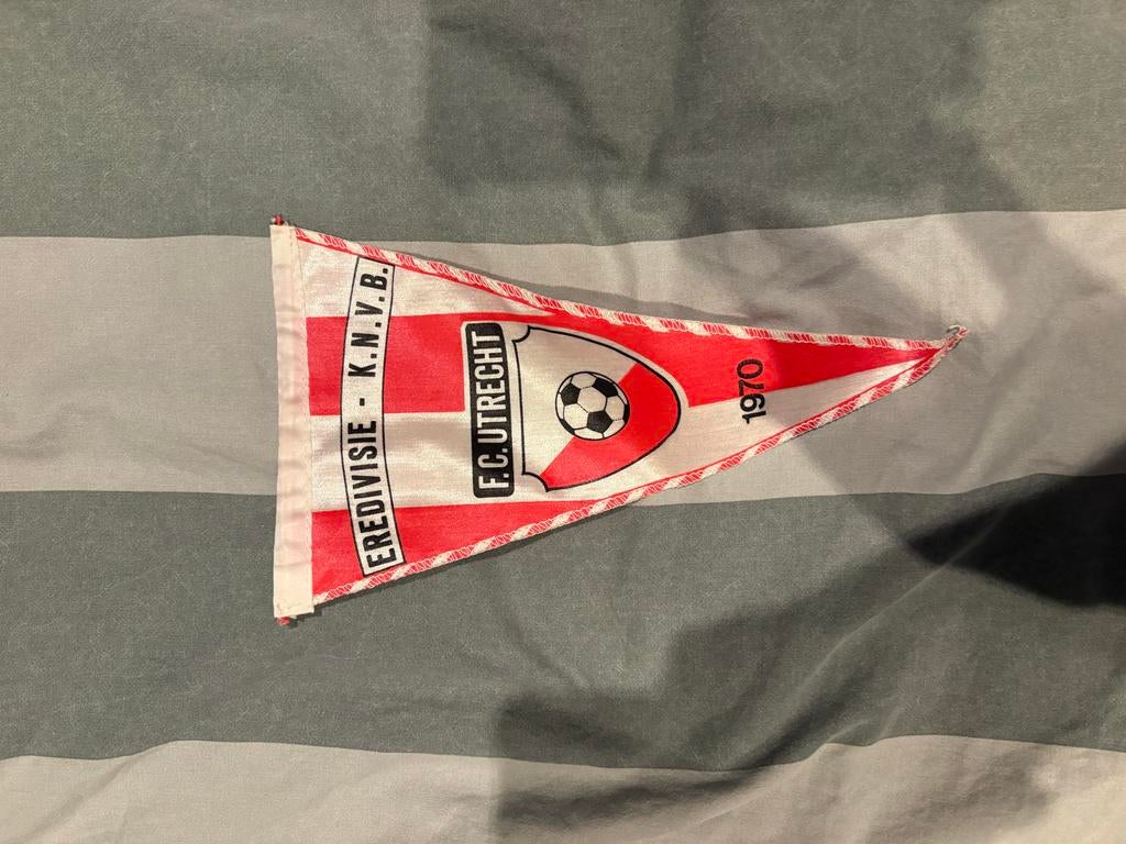 FC Utrecht Merchandise/Collectorsitems (sjaals, vaantjes), Ophalen, Gebruikt, F.C. Utrecht, Vaantje of Sjaal