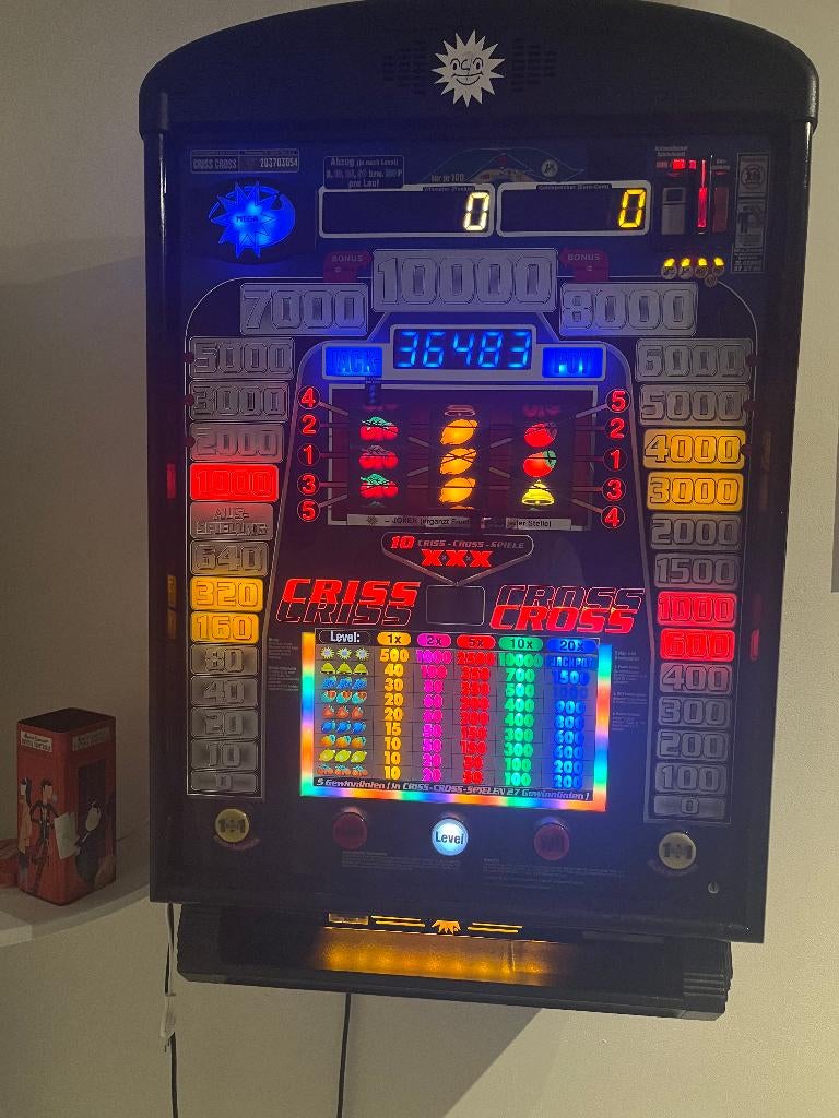 Merkur wandgokkast Criss Cross, Verzamelen, Euro, Ophalen, Gebruikt, Met sleutels