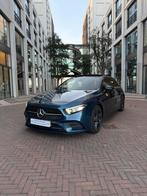 Mercedes A180 AMG 2020 Pano CarPlay Camera, Auto's, Mercedes-Benz, 136 pk, 4 cilinders, Blauw, Origineel Nederlands