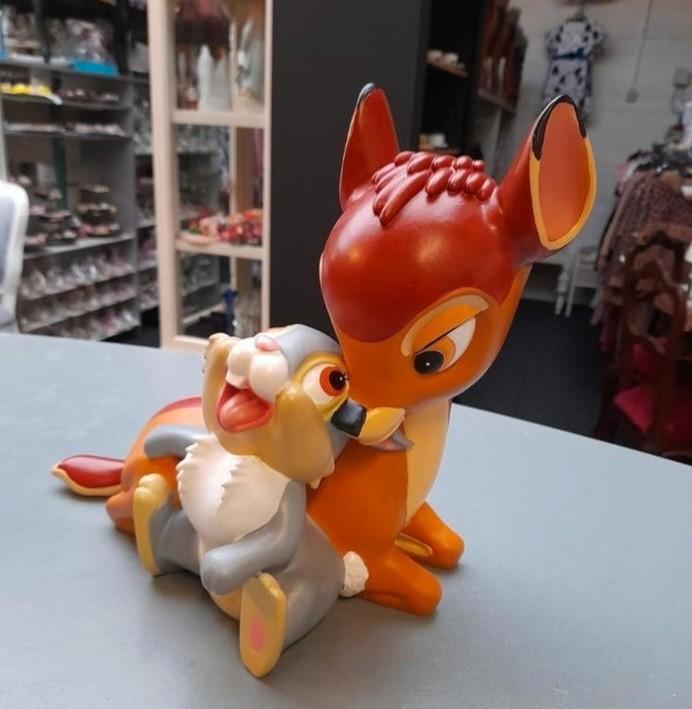 Disney garden beeld bambi met stampertje nieuw in doos, Tuin en Terras, Tuinbeelden, Kunststof, Ophalen of Verzenden