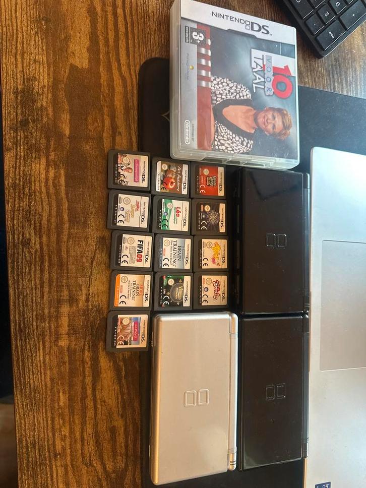 Meerdere DS Lite handhelds + 14 spellen - Zilver/Zwart, Spelcomputers en Games, Games | Nintendo DS, Gebruikt, Overige genres