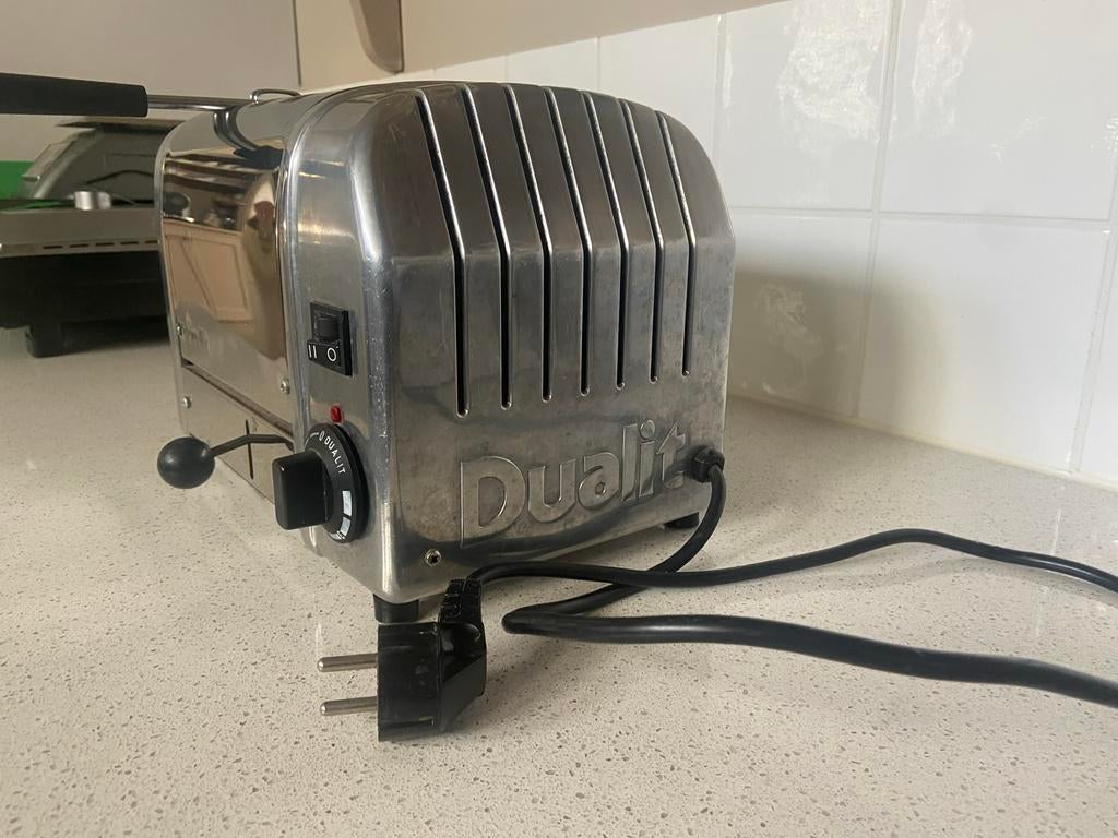 Dualit broodrooster 3 sleuven, Ophalen, Gebruikt, Uitneembare kruimellade