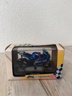 Italeri 1:22 Valentino Rossi Yamaha YZR-M1 2004, Ophalen of Verzenden, Gebruikt, Motor, Overige merken