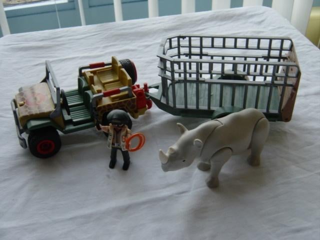 Playmobil safari terreinwagen met neushoorn, Ophalen of Verzenden, Zo goed als nieuw, Complete set