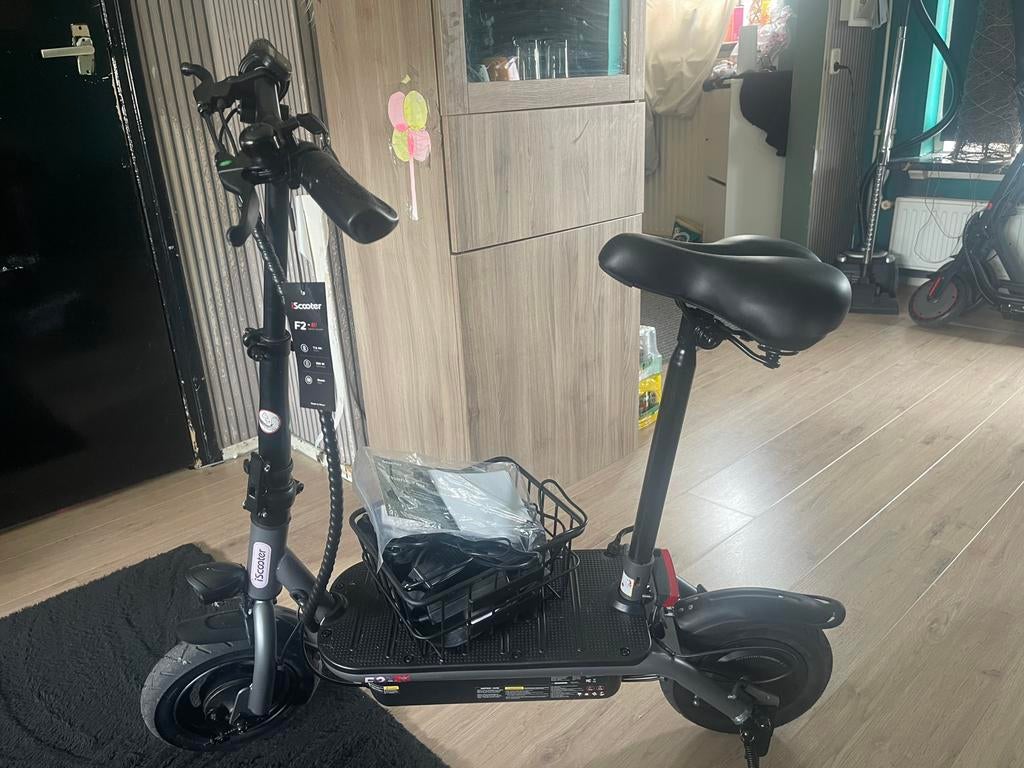 I scooter voor volwassenen!!, Ophalen, Zo goed als nieuw, Minder dan 30 km per accu, Overige merken