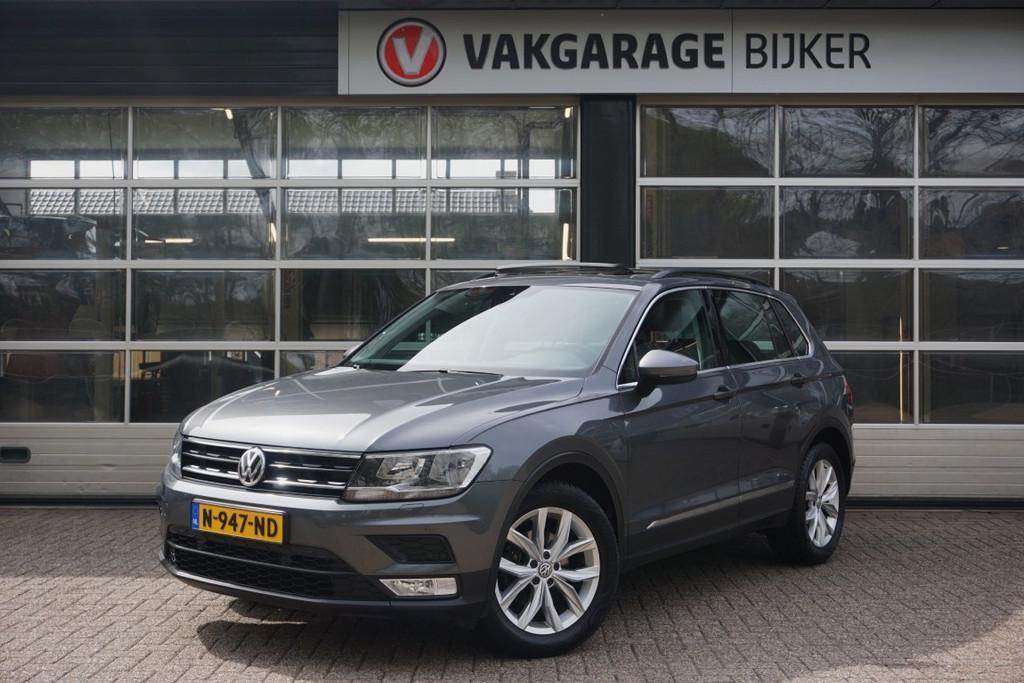 Volkswagen Tiguan 1.4 TSI ACT Comfortline Panodak/Trekhaak!, Stof, 4 cilinders, 150 pk, Grijs
