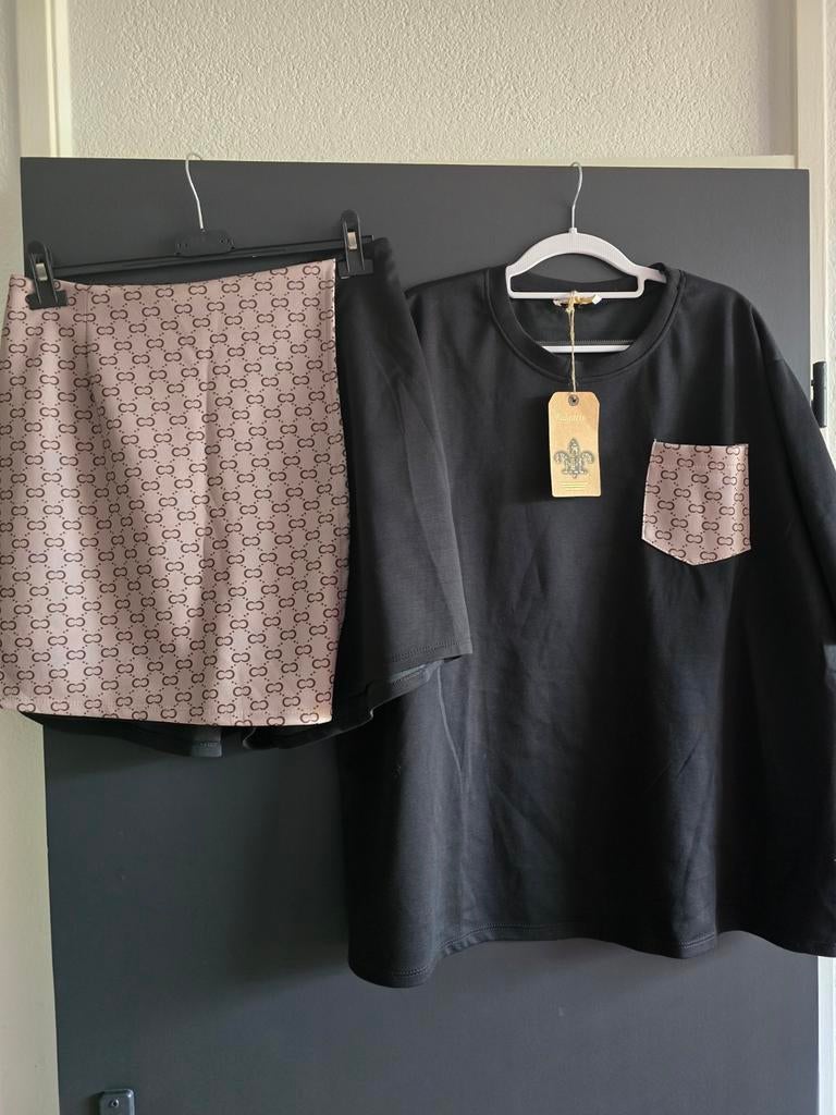 Nieuw 2delige set zwart beige 40 42 44, Zwart, Maat 42/44 (L), Nieuw, Ophalen of Verzenden