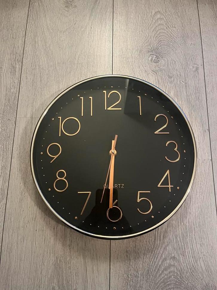 LW Collection Luxe Wandklok Rosé Goud - 30cm, Huis en Inrichting, Woonaccessoires | Klokken, Nieuw, Wandklok, Analoog, Ophalen of Verzenden