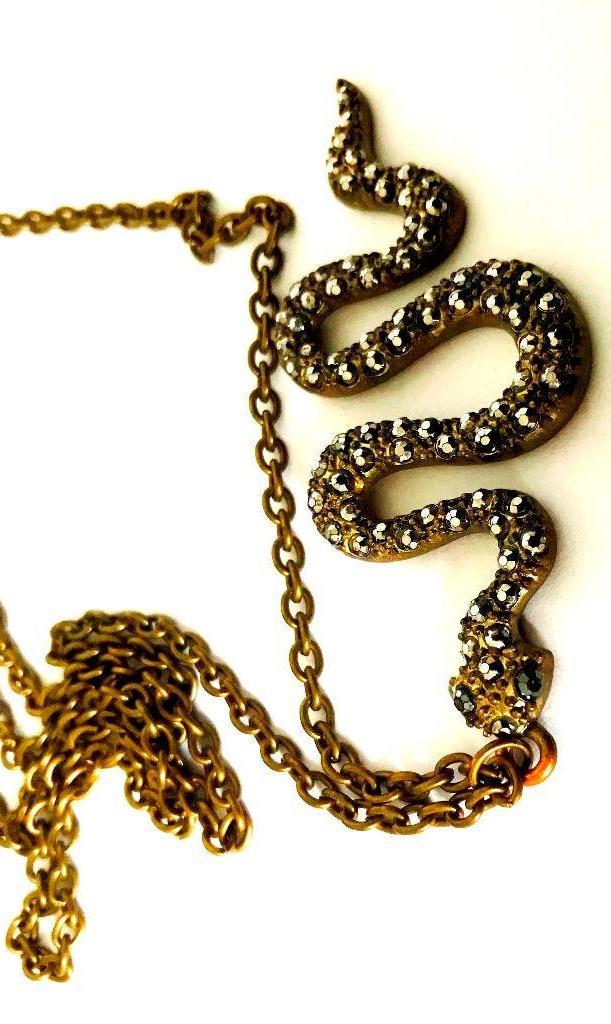 Vintage mooie grote messing cobra Snake slang ketting hanger, Overige kleuren, Verzenden, Zo goed als nieuw, Overige materialen