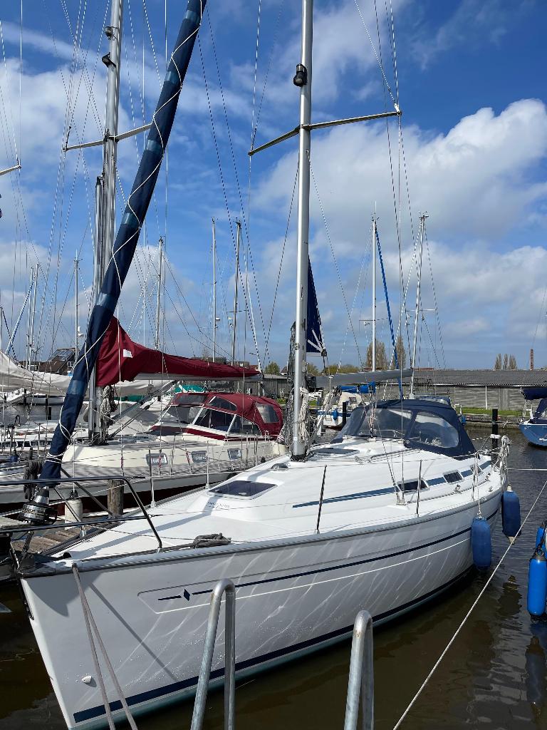 Mooie Bavaria 32 (2002), Watersport en Boten, Kajuitzeilboten en Zeiljachten, Ophalen, Gebruikt, Diesel, 9 tot 12 meter