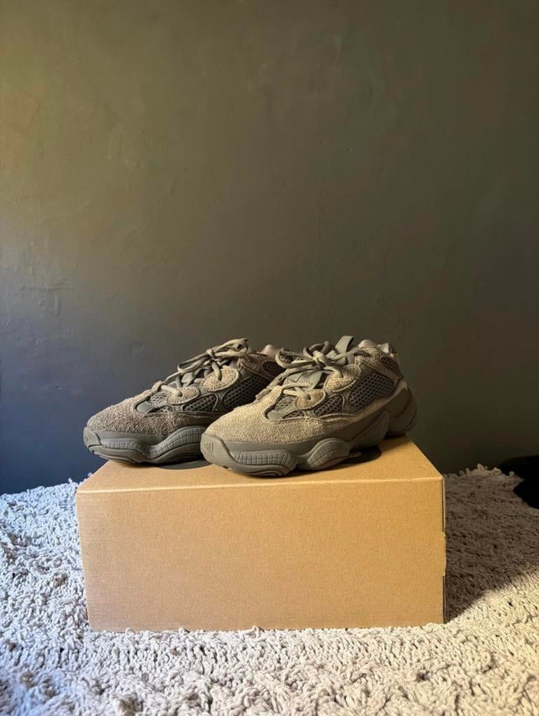 Adidas Yeezy 500 Granite 39 1/3, Kleding | Heren, Schoenen, Ophalen of Verzenden, Zo goed als nieuw, Overige kleuren