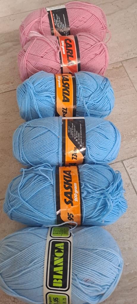 Partij wol en garen: 4x blauw, 2x roze (100% acryl), Hobby en Vrije tijd, Breien en Haken, Ophalen of Verzenden, Nieuw, Breien of Haken