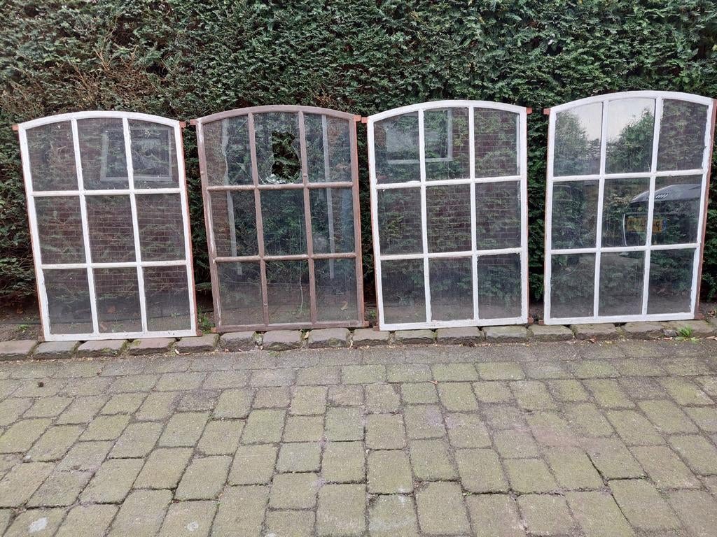 Vier stuks zeer mooie 9 vaks gietijzeren stalramen, Doe-het-zelf en Verbouw, Glas en Ramen, Ophalen, Gebruikt, Minder dan 80 cm