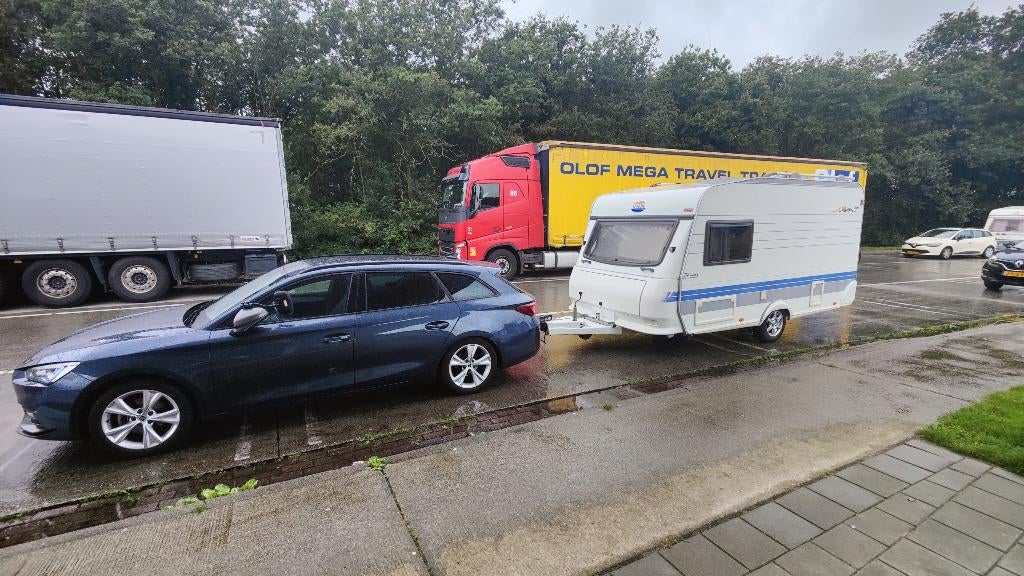 Hobby 400KB-2002|Airco|Stapelbed|Airtent|Stalling, Caravans en Kamperen, Caravans, Hobby, Schokbreker, Treinzit, Particulier