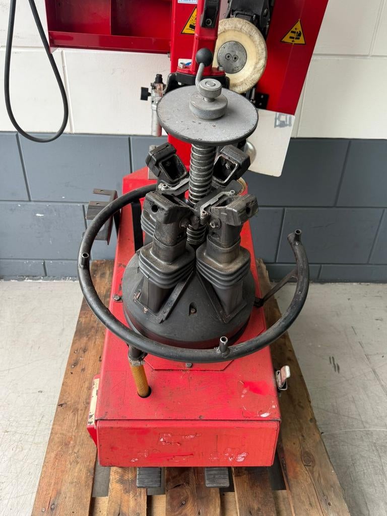 Butler Bandenapparaat op luchtdruk met bandenlepel, Ophalen