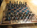 Grieks Vintage schaakspel met koper / ijzeren stukken 20 cm., Hobby en Vrije tijd, Gezelschapsspellen | Bordspellen, Ophalen of Verzenden