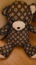 Grote knuffelbeer met designer print, Kinderen en Baby's, Speelgoed | Knuffels en Pluche, Ophalen, Zo goed als nieuw, Beer