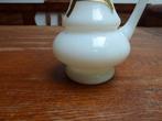 Vintage opaline kannetje in wit, Italie, 17 cm., Antiek en Kunst, Ophalen of Verzenden