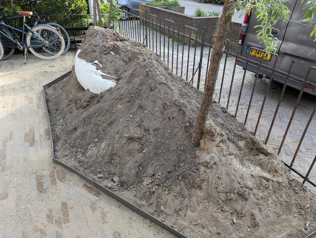 GRATIS zw  tuinaarde af te halen Nijmegen, Ophalen