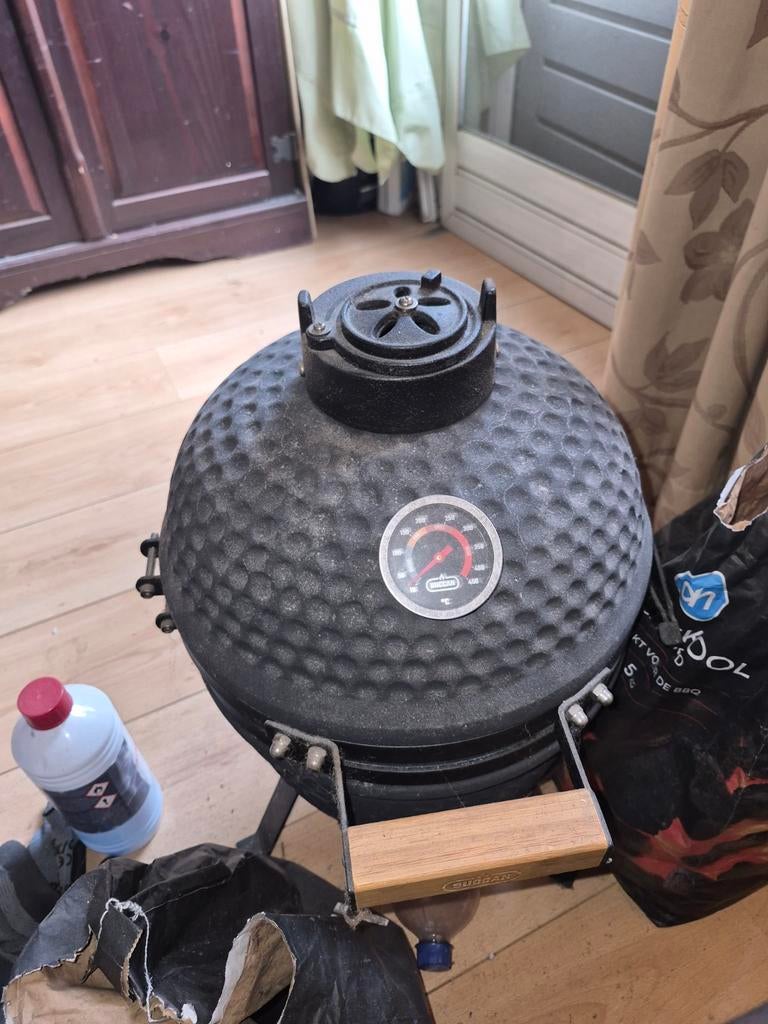 Buccan Kamado BBQ / Smokey Egg - compacte tafel BBQ, Tuin en Terras, Houtskoolbarbecues, Ophalen, Gebruikt, Buccan