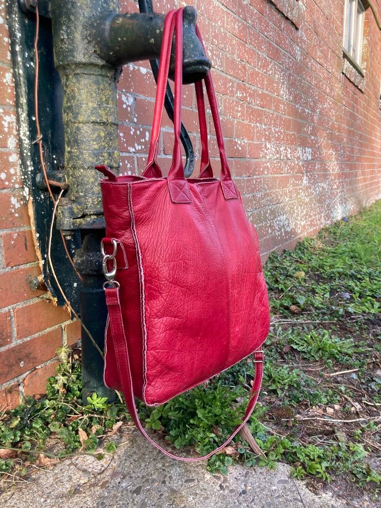 Rood leren dames schoudertas Vera Pelle, Sieraden, Tassen en Uiterlijk, Tassen | Damestassen, Ophalen, Zo goed als nieuw, Info