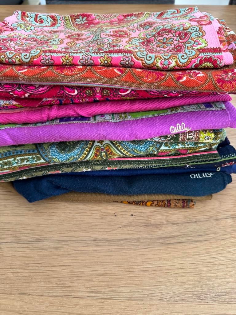 Oilily sjaals verschillende kleuren, Kleding | Dames, Mutsen, Sjaals en Handschoenen, Ophalen of Verzenden, Gedragen, Maat 38/40 (M)